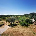 Apartment Irena 2, Free Parking, 10 Min From Sea